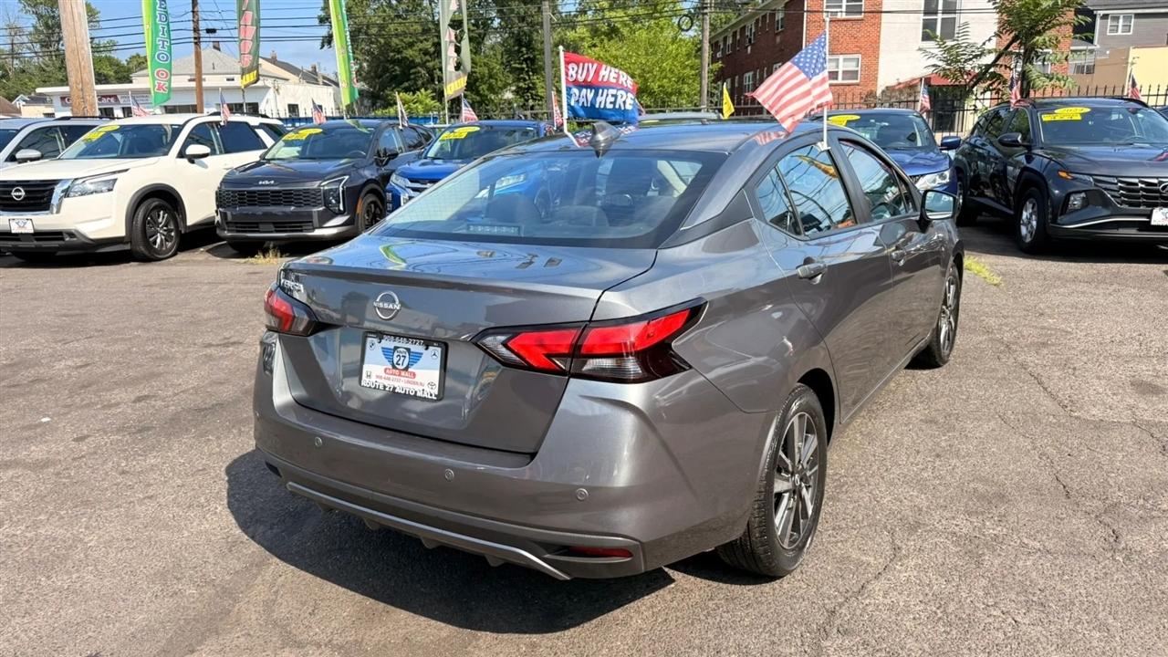 Nissan Versa SV 2025