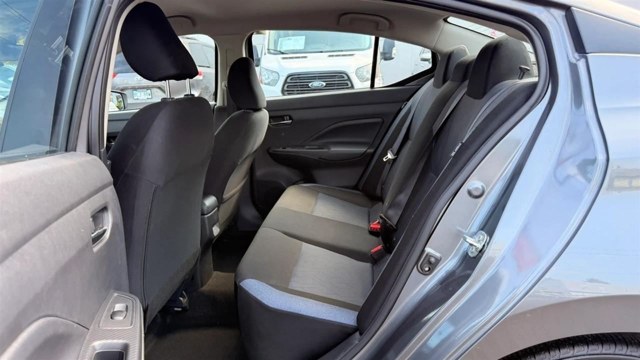 Nissan Versa SV 2025