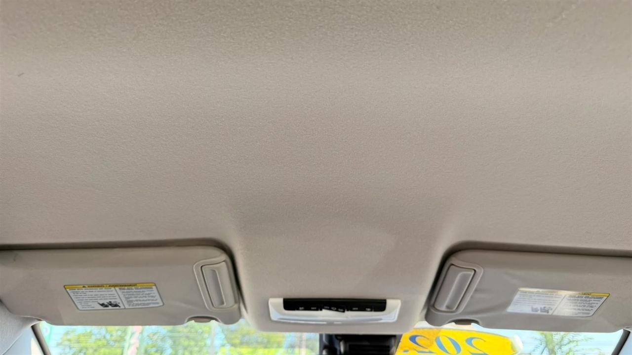 Nissan Versa SV 2025