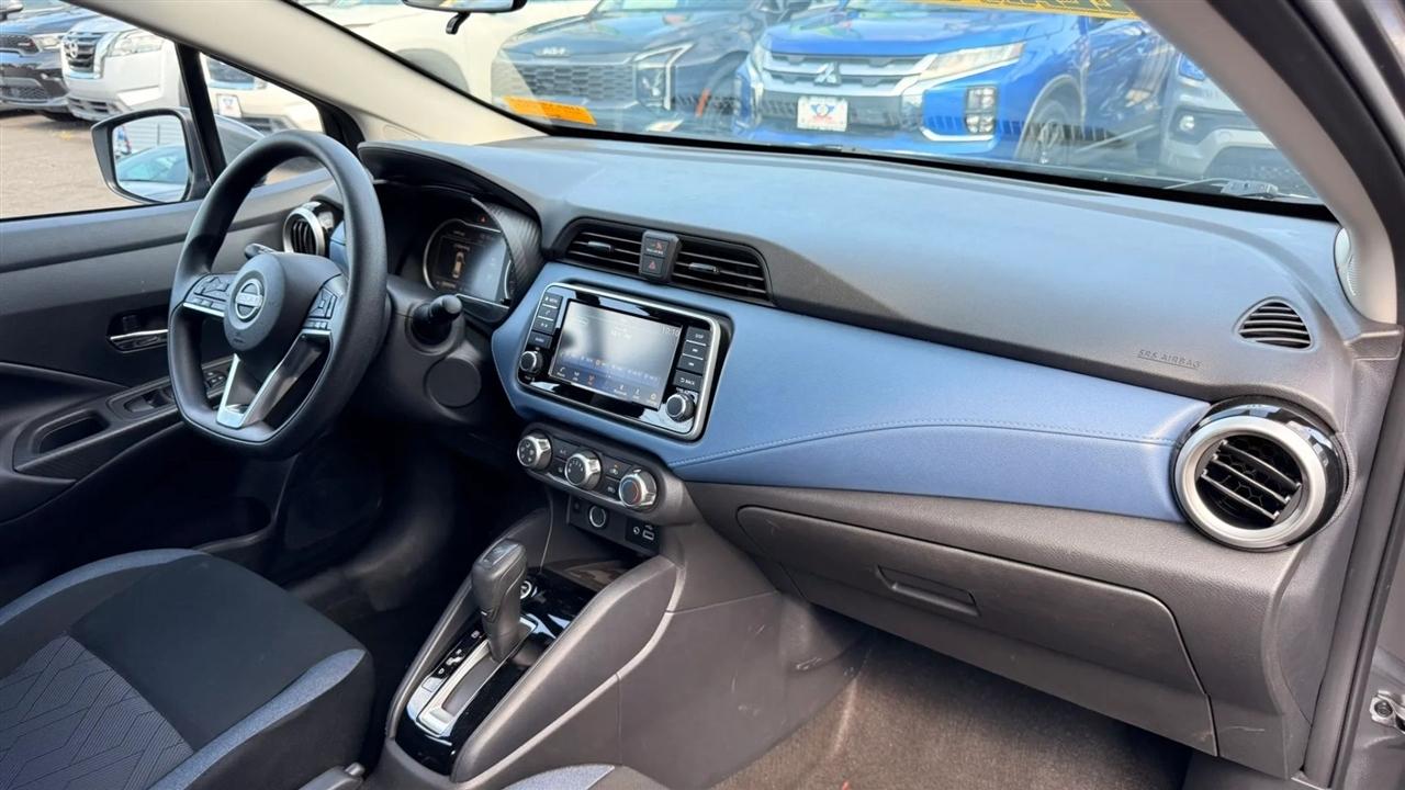 Nissan Versa SV 2025