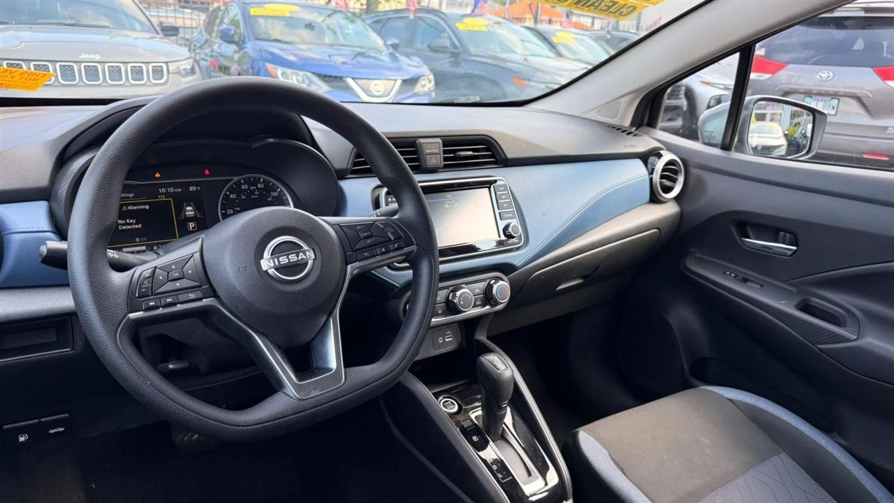Nissan Versa SV 2025