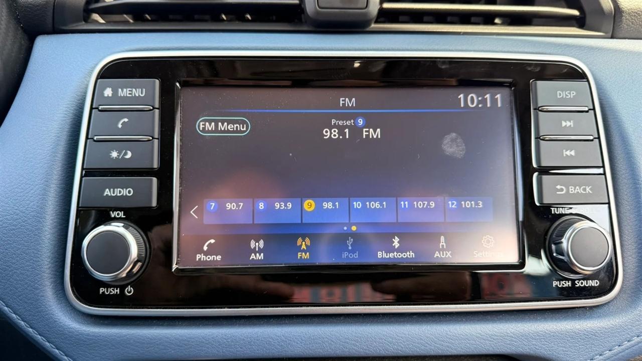 Nissan Versa SV 2025