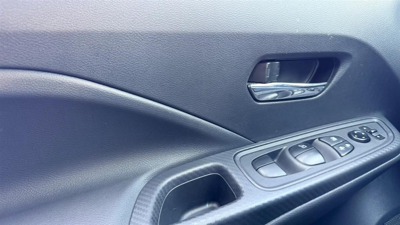 Nissan Versa SV 2025