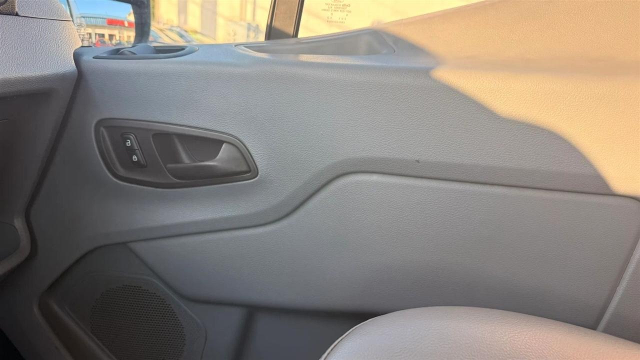 Ford Transit 150 Van Med. Roof w/Sliding Pass. 148-in. WB 2019
