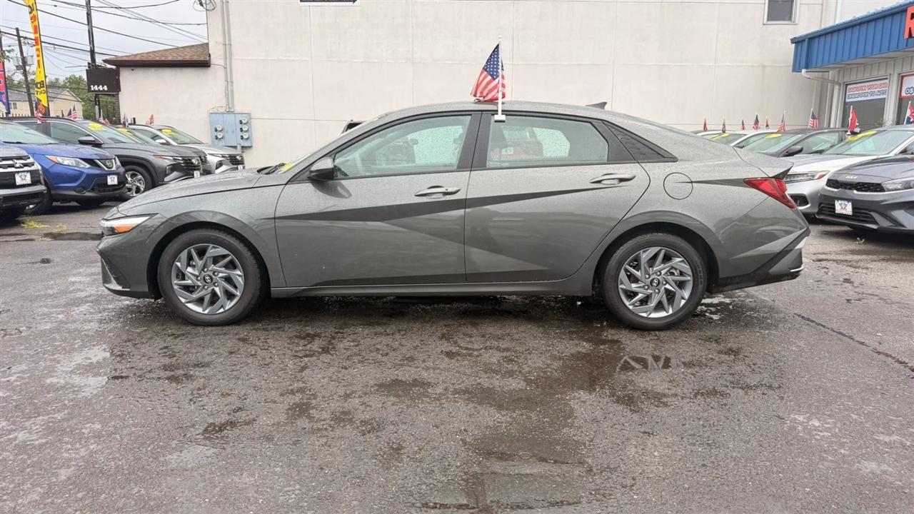 Hyundai Elantra SEL 2024