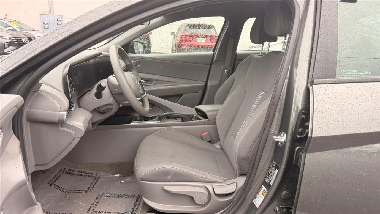 Hyundai Elantra SEL 2024
