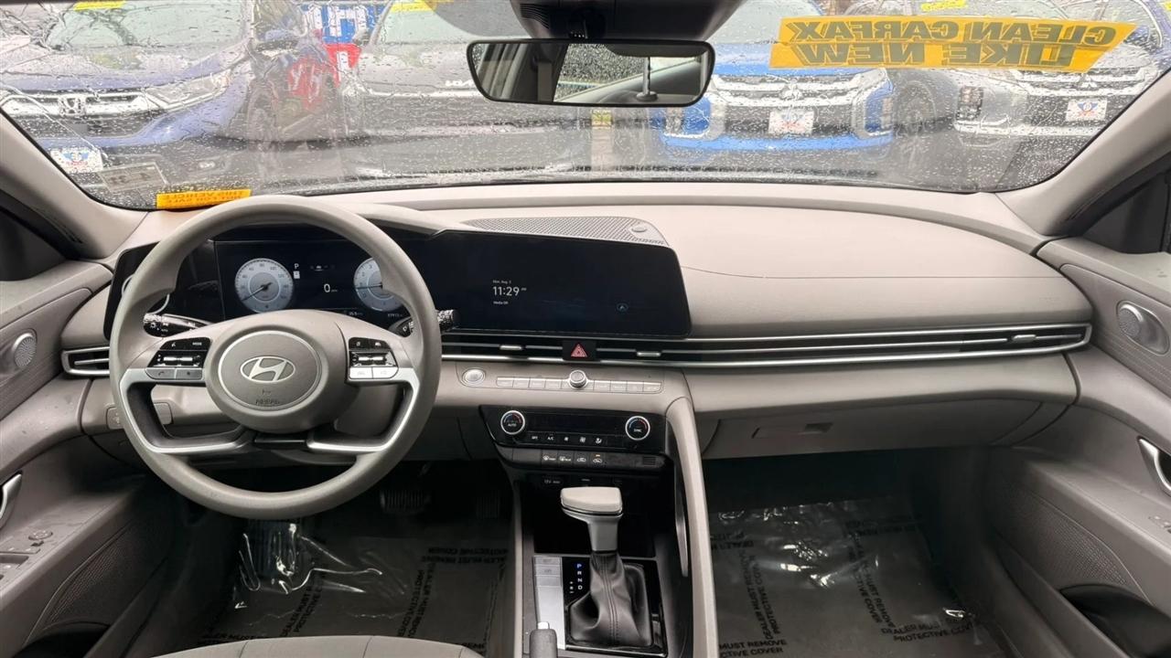 Hyundai Elantra SEL 2024