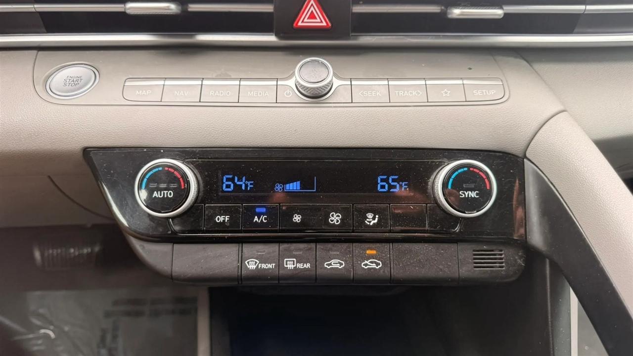 Hyundai Elantra SEL 2024