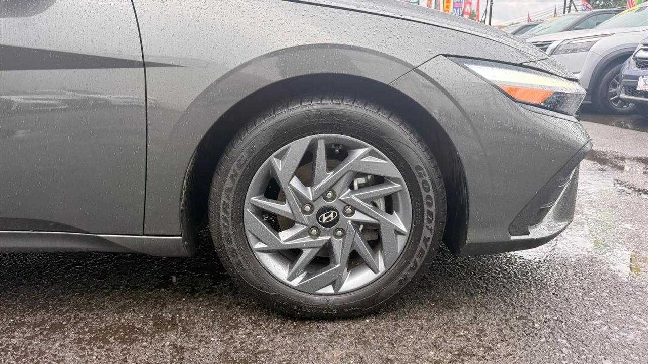 Hyundai Elantra SEL 2024