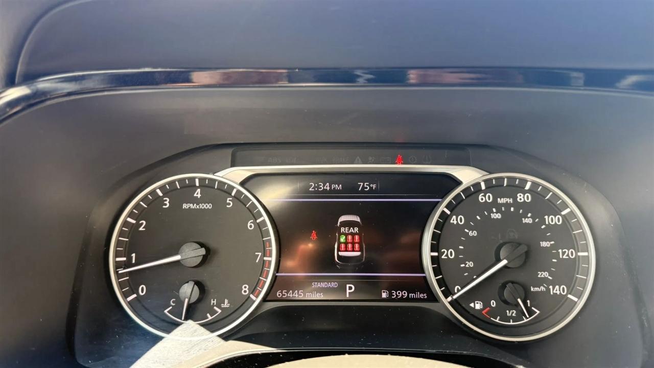 Nissan Pathfinder SV 2024