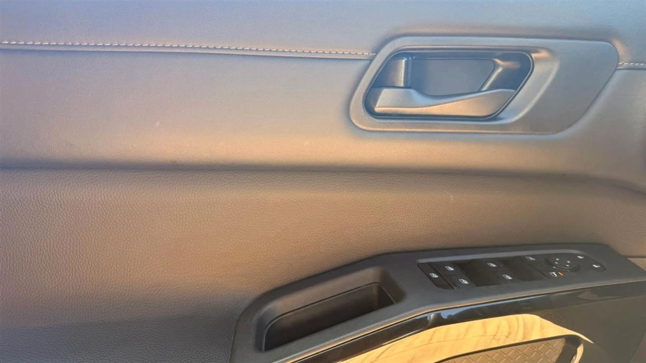 Nissan Pathfinder SV 2024