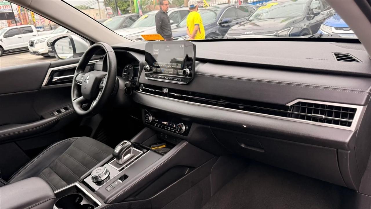 Mitsubishi Outlander SE 4WD 2024