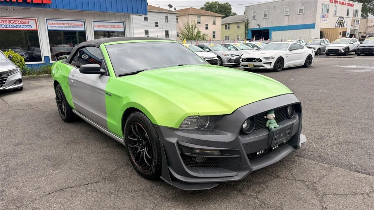 Ford Mustang V6 Convertible 2014