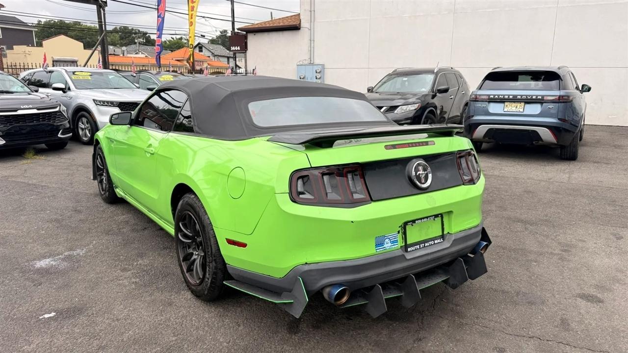 Ford Mustang V6 Convertible 2014