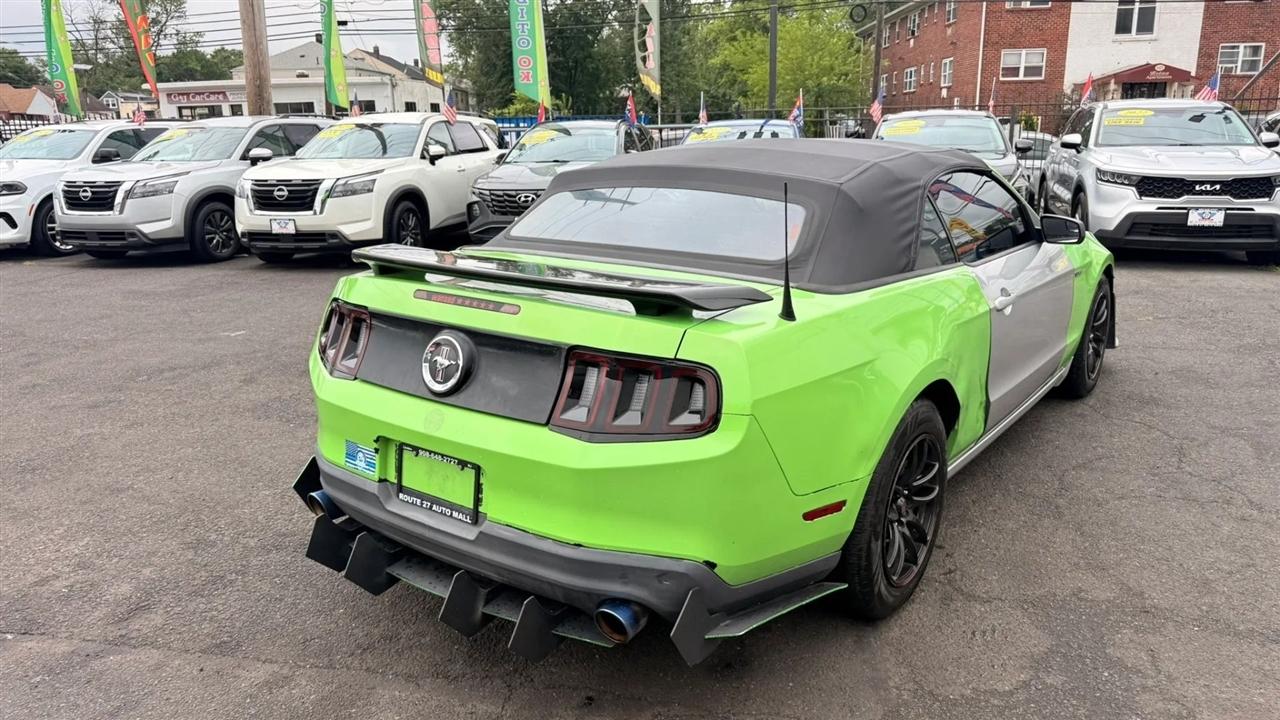 Ford Mustang V6 Convertible 2014