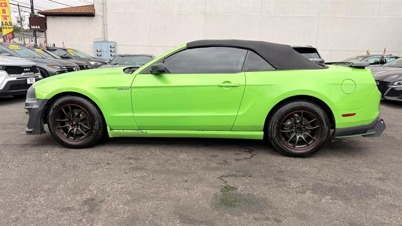 Ford Mustang V6 Convertible 2014