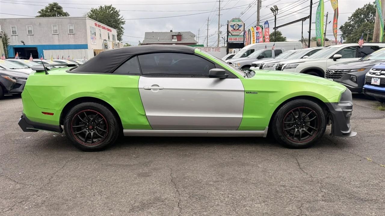 Ford Mustang V6 Convertible 2014