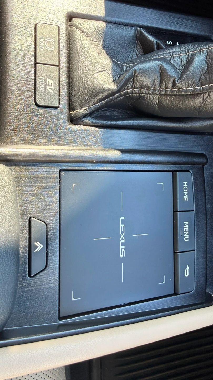 Lexus ES 300h Base 2021