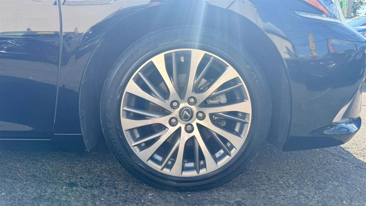 Lexus ES 300h Base 2021