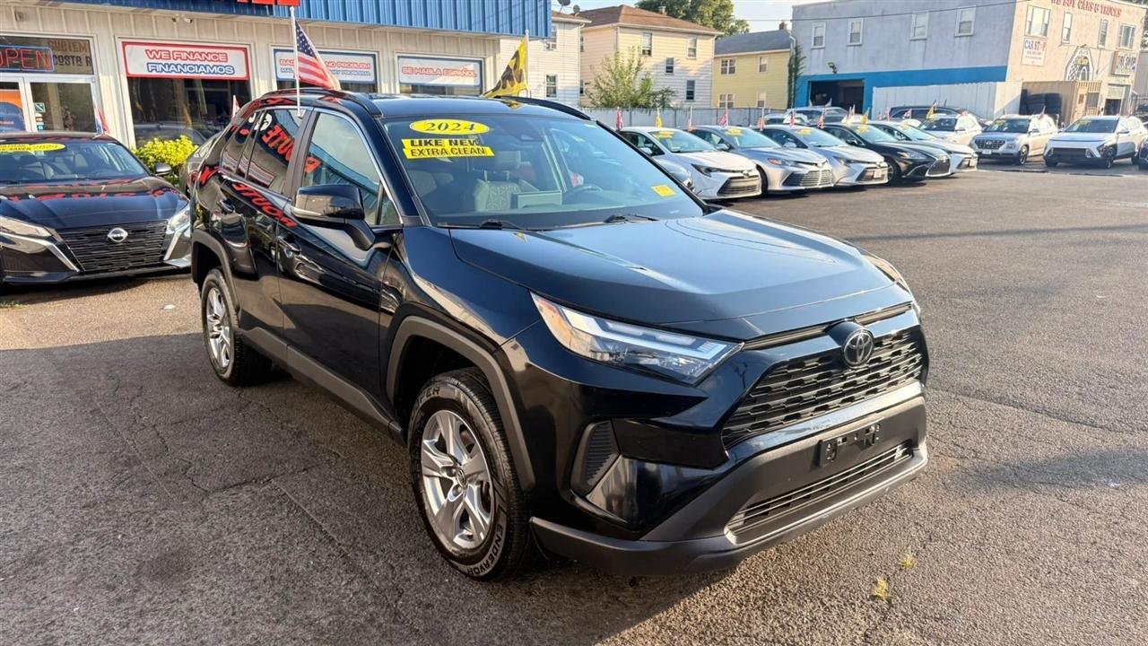 Toyota RAV4 XLE 2024