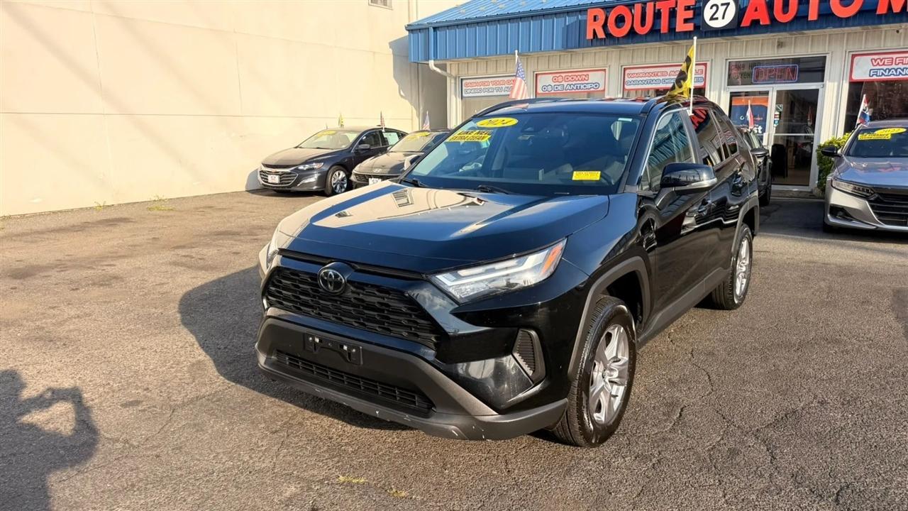 Toyota RAV4 XLE 2024