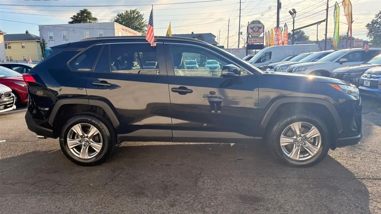 Toyota RAV4 XLE 2024