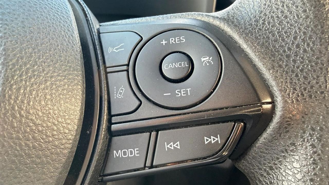 Toyota RAV4 XLE 2024