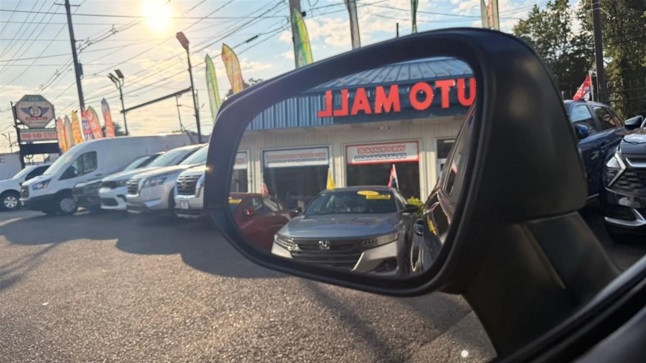 Toyota RAV4 XLE 2024