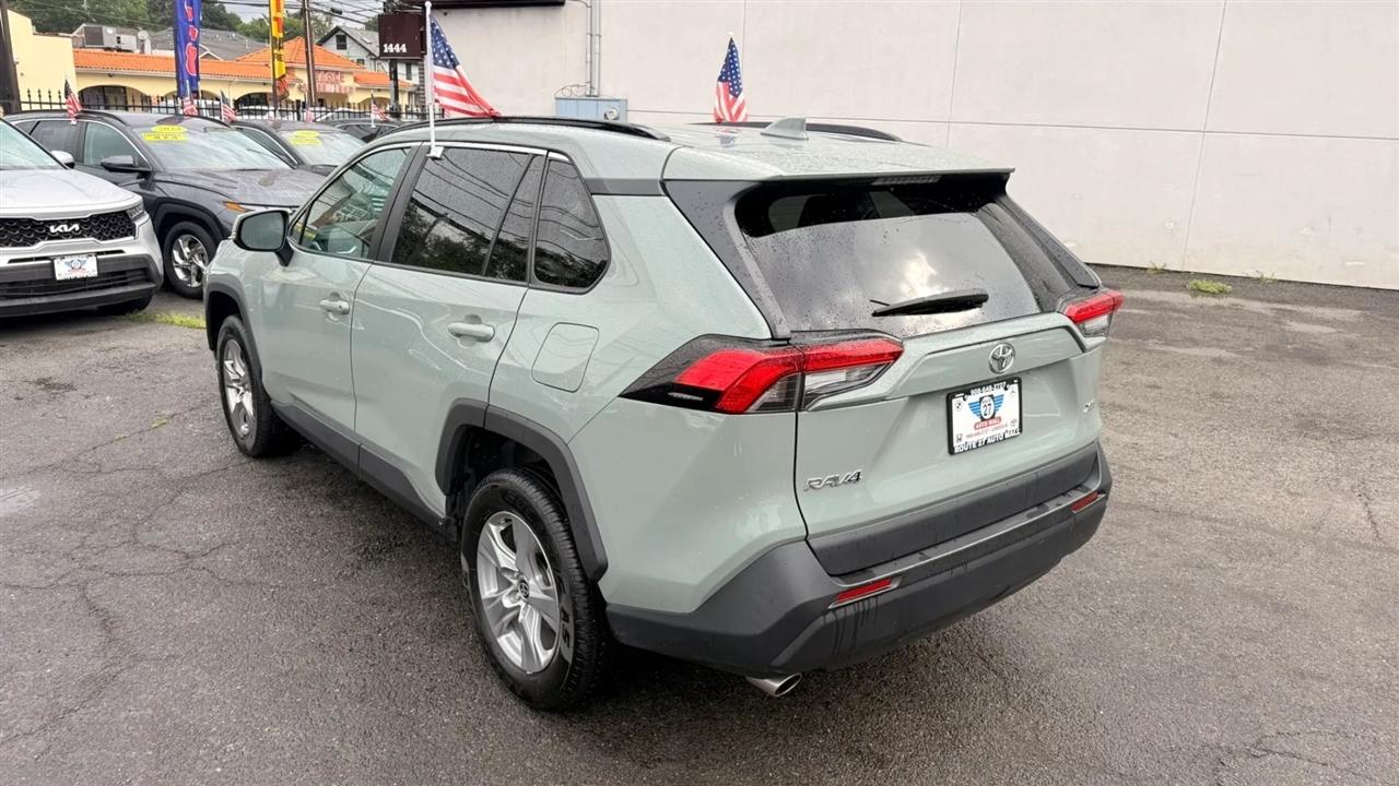 Toyota RAV4 XLE 2023