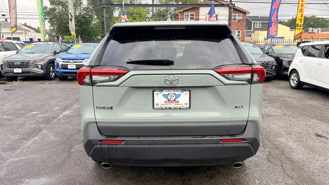 Toyota RAV4 XLE 2023