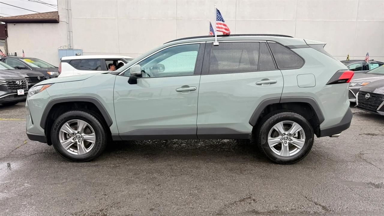 Toyota RAV4 XLE 2023