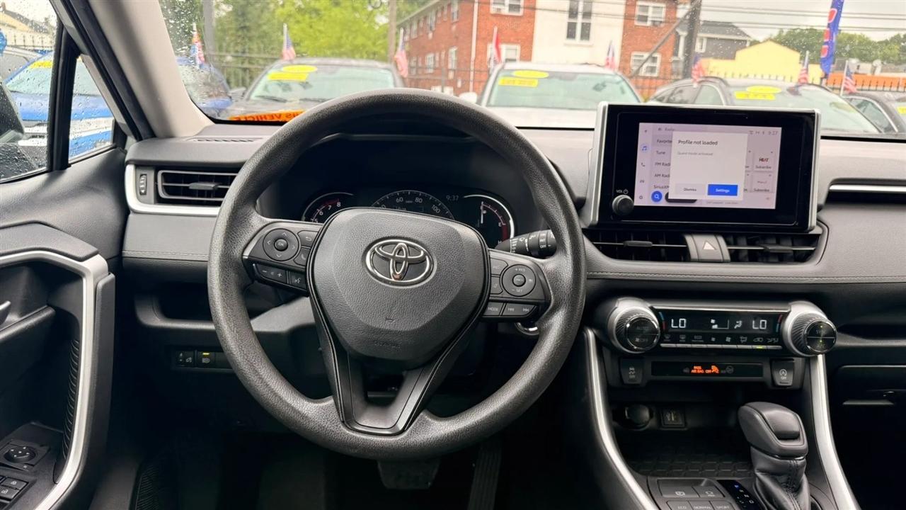 Toyota RAV4 XLE 2023