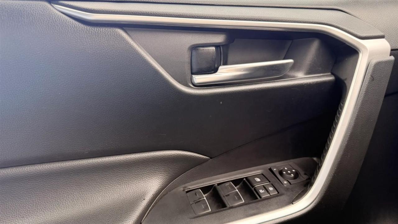 Toyota RAV4 XLE 2023