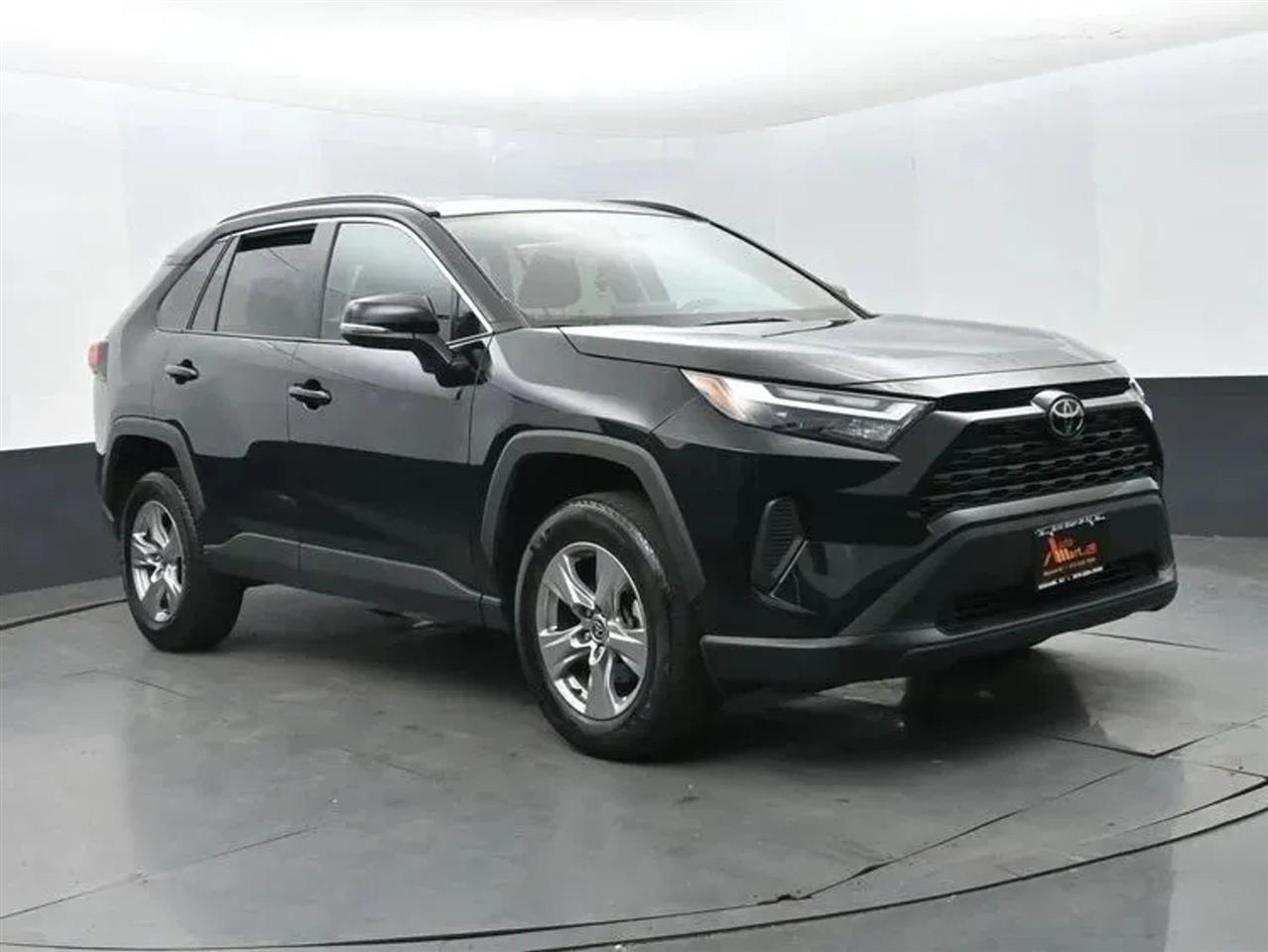 Toyota RAV4 XLE 2024