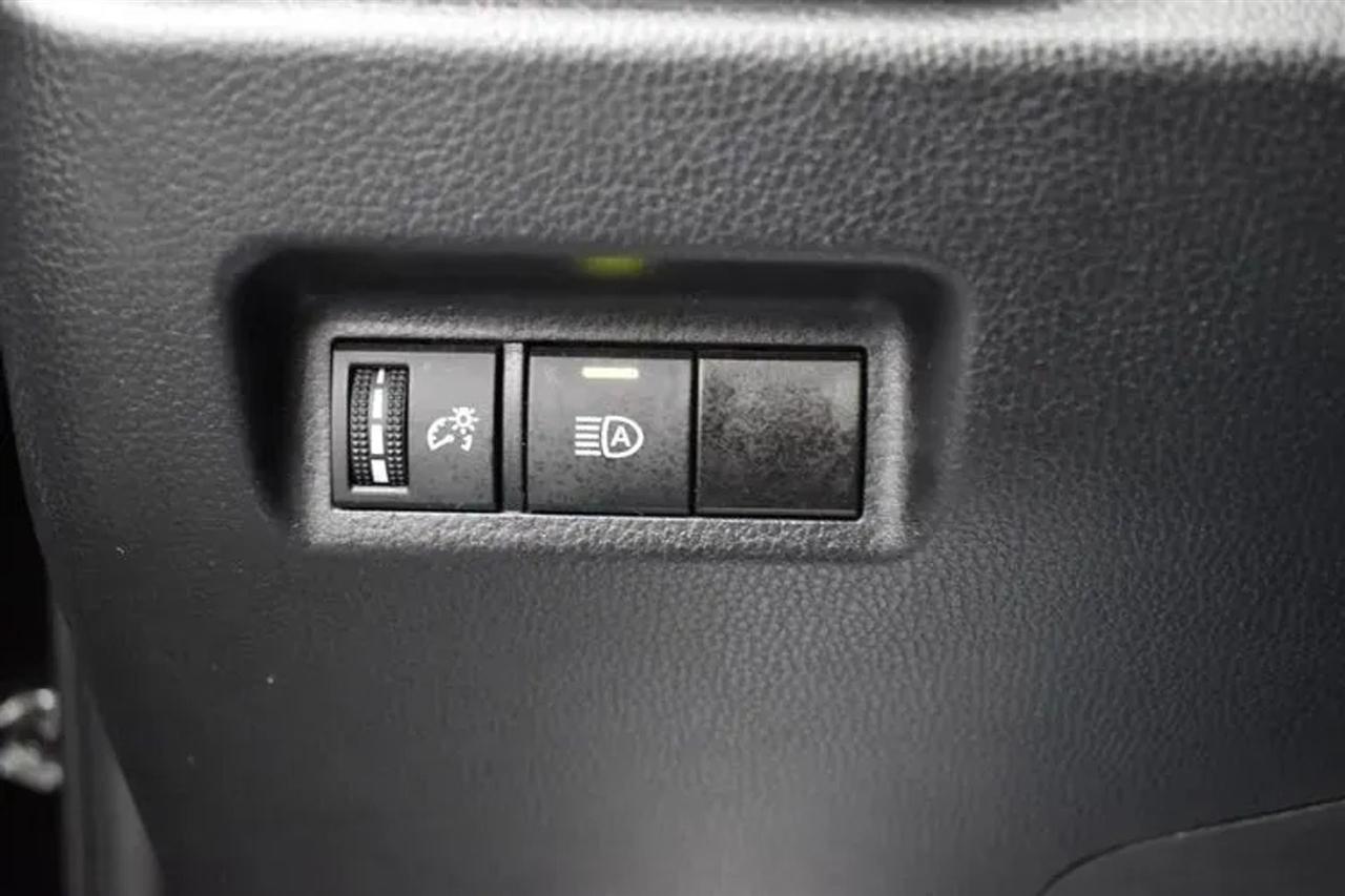 Toyota RAV4 XLE 2024