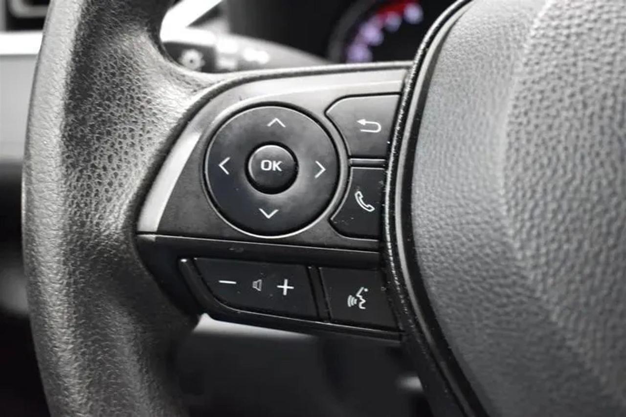 Toyota RAV4 XLE 2024