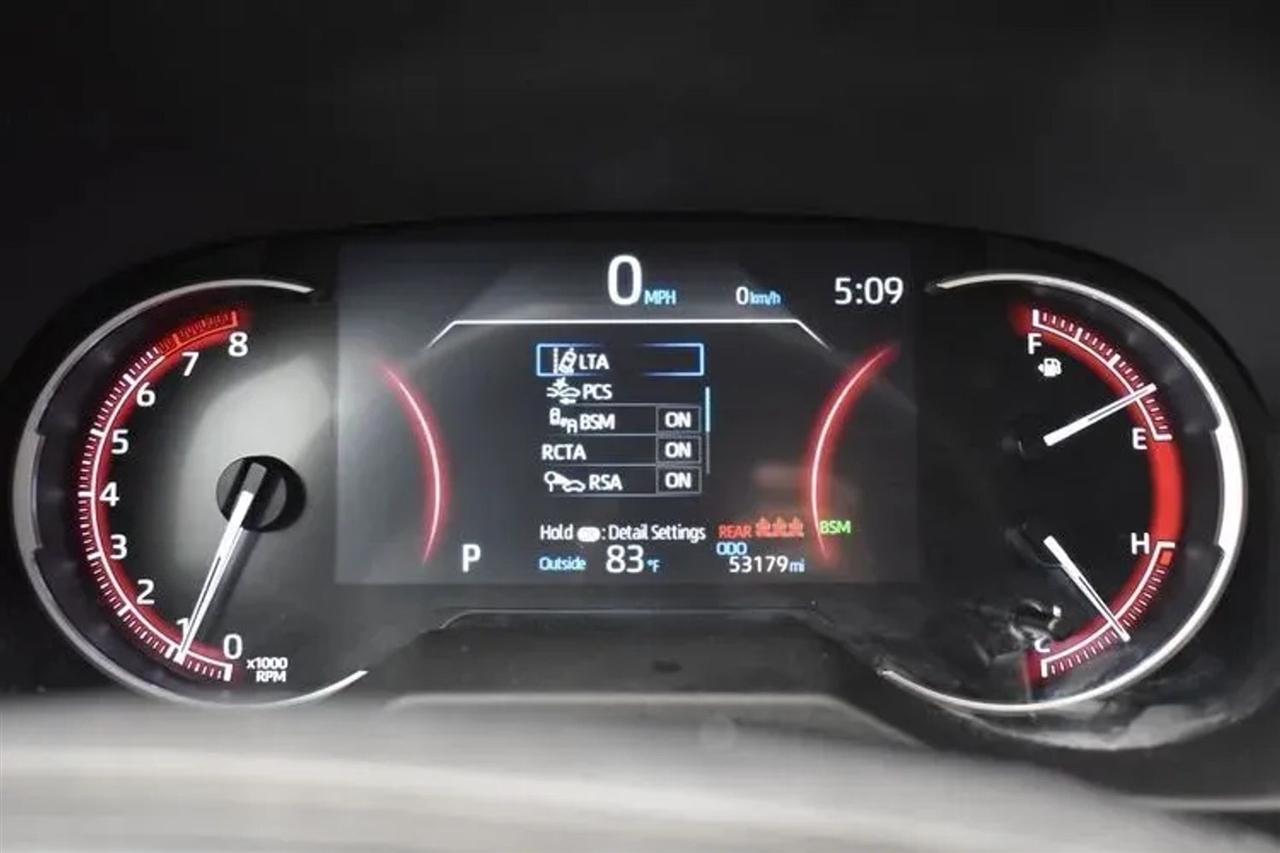 Toyota RAV4 XLE 2024