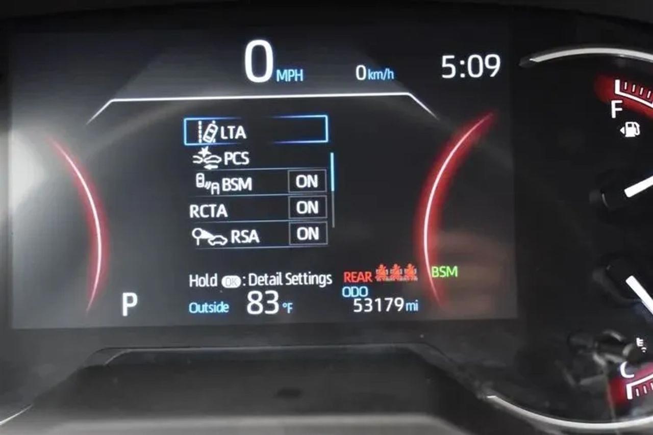 Toyota RAV4 XLE 2024