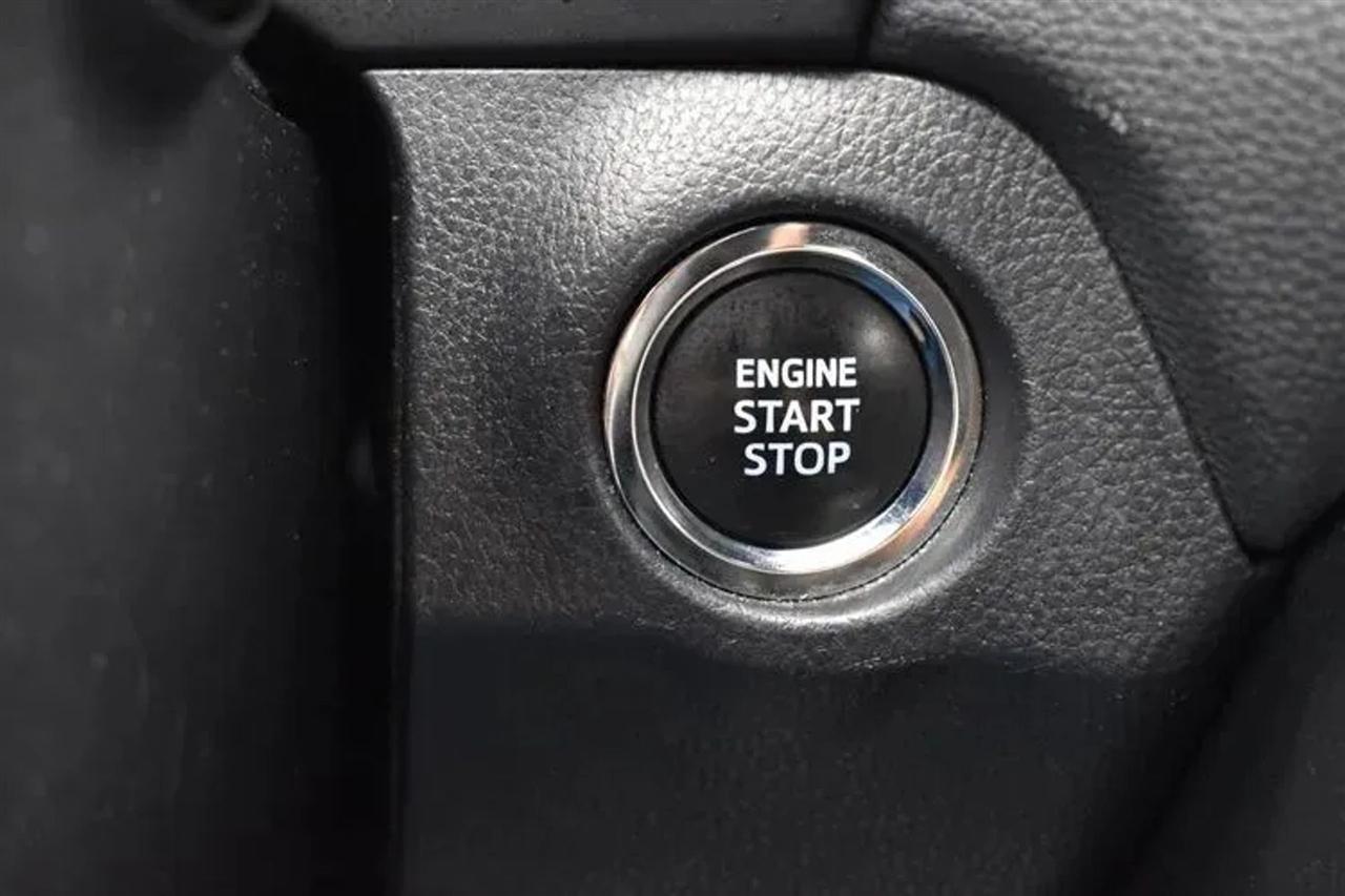 Toyota RAV4 XLE 2024