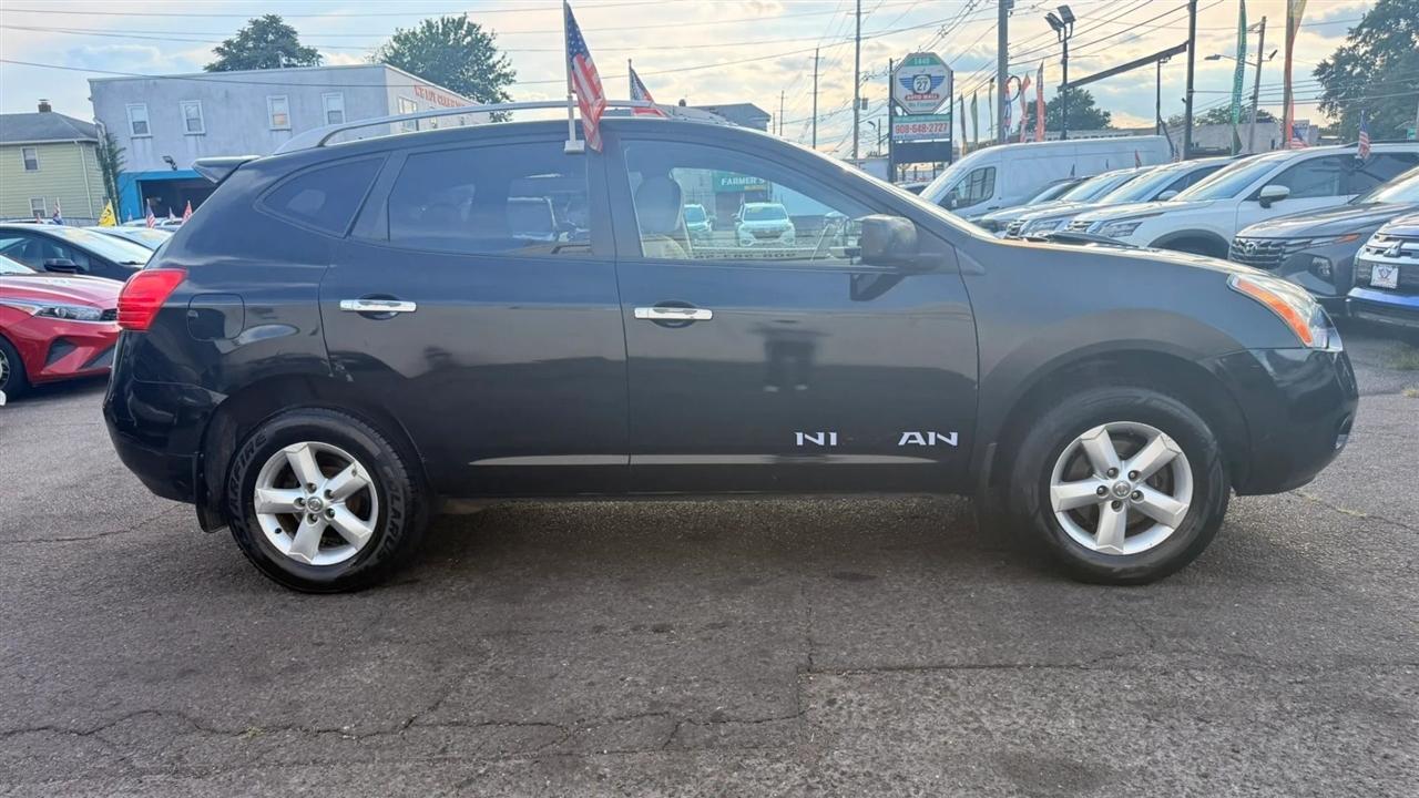 Nissan Rogue S AWD 2010