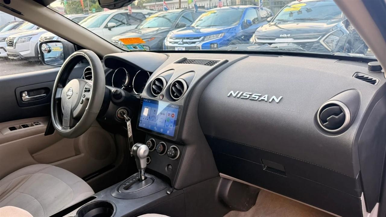 Nissan Rogue S AWD 2010