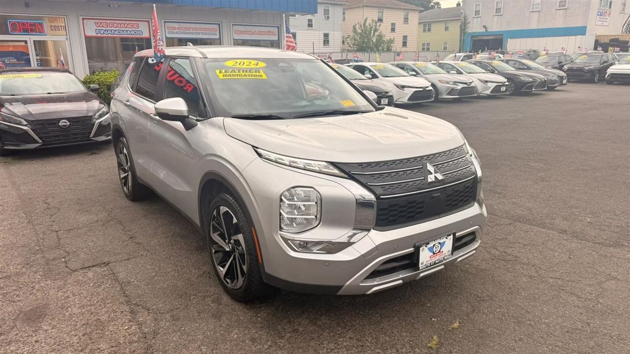 Mitsubishi Outlander SE 2WD 2024