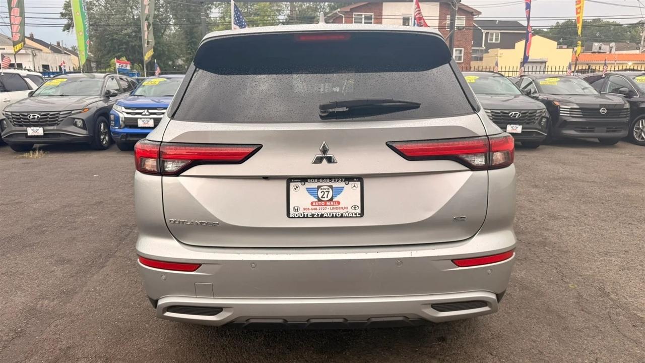 Mitsubishi Outlander SE 2WD 2024