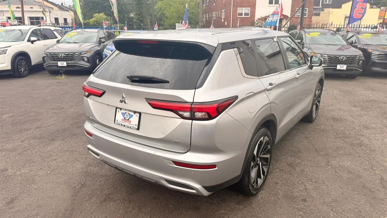 Mitsubishi Outlander SE 2WD 2024