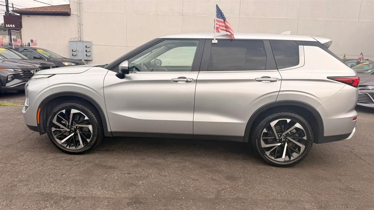 Mitsubishi Outlander SE 2WD 2024