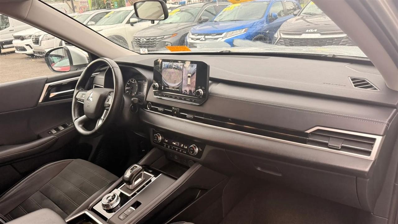 Mitsubishi Outlander SE 2WD 2024