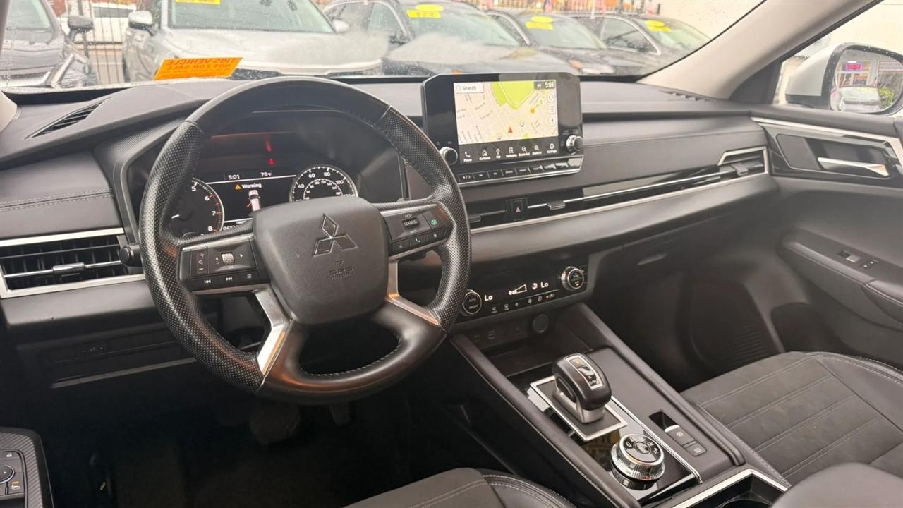 Mitsubishi Outlander SE 2WD 2024