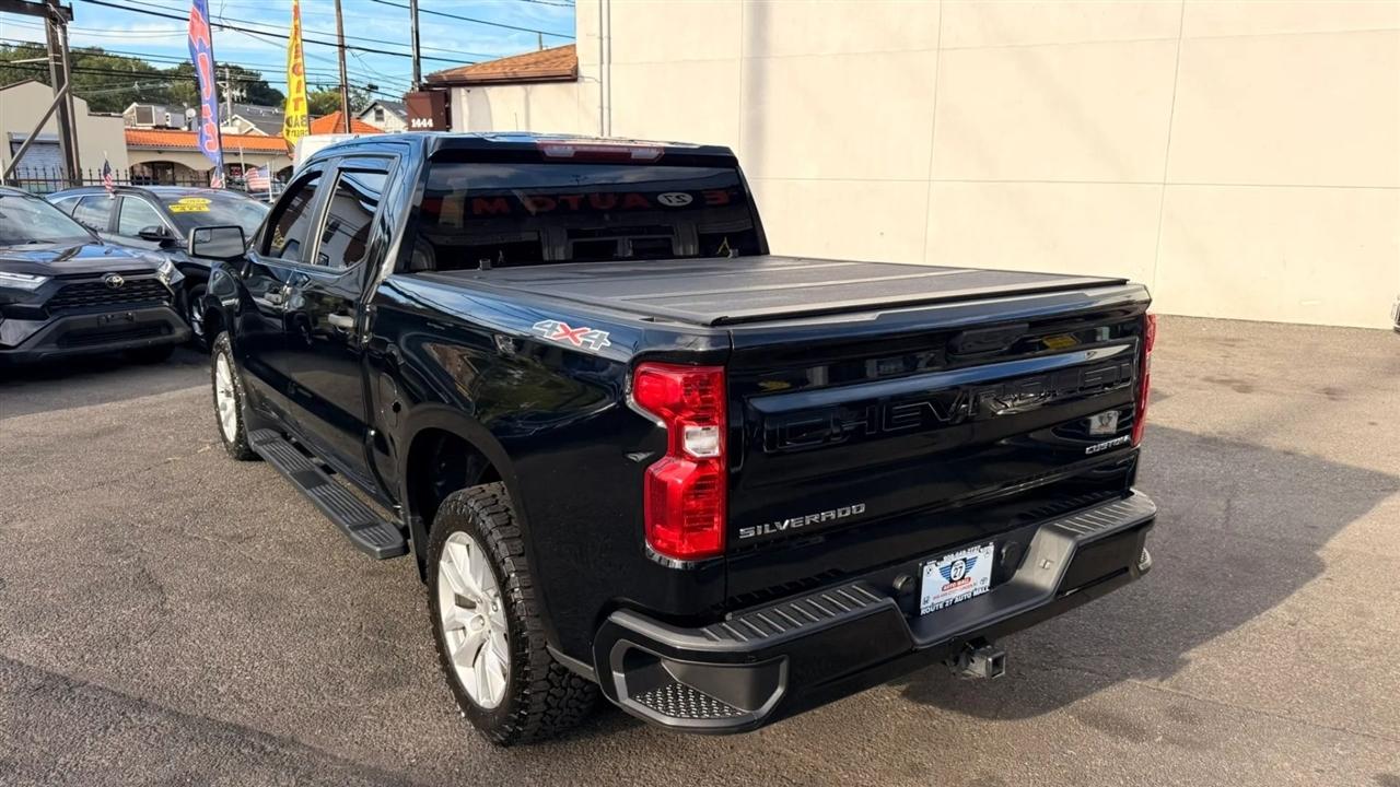 Chevrolet Silverado 1500 Custom Crew Cab 4WD 2022