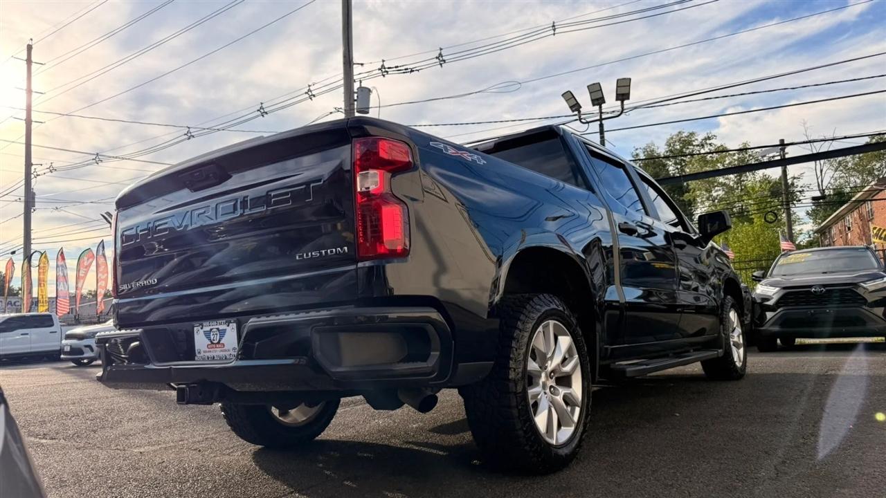 Chevrolet Silverado 1500 Custom Crew Cab 4WD 2022