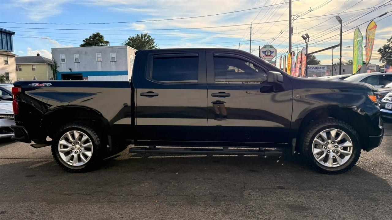 Chevrolet Silverado 1500 Custom Crew Cab 4WD 2022